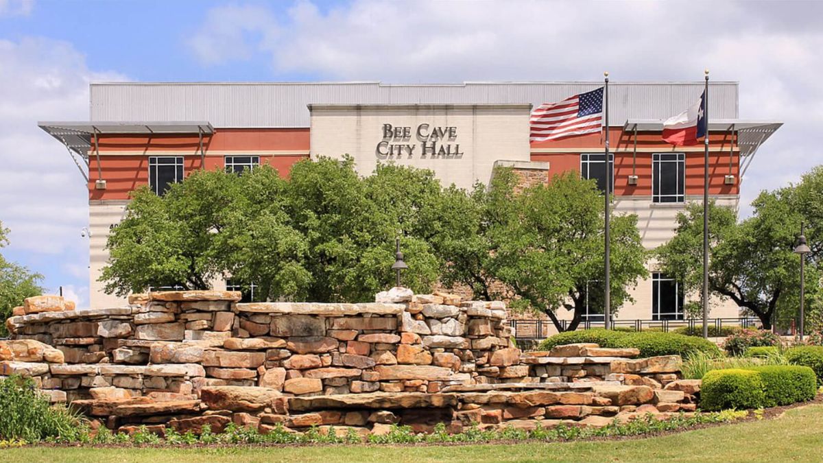 About Bee Cave, Texas – community overview and landscaping solutions