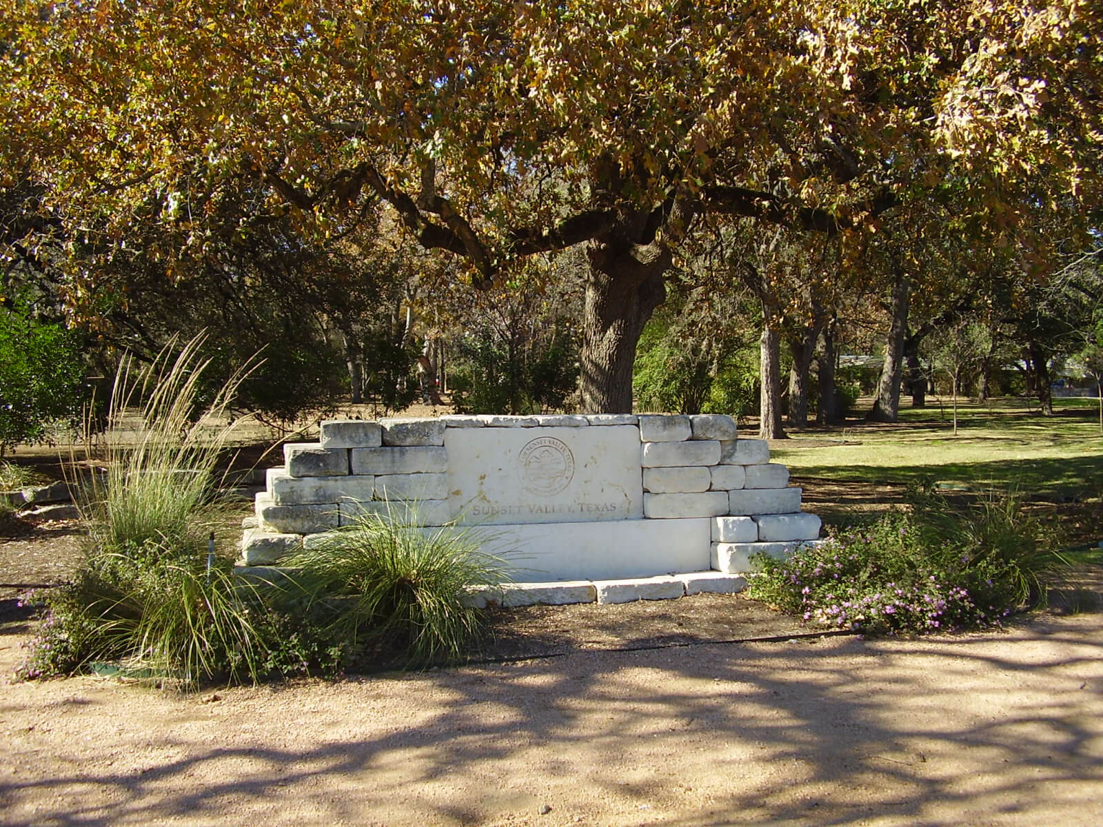About Sunset Valley, Texas – landscaping and outdoor design